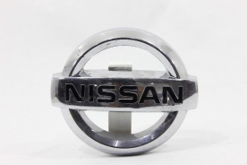 Emblema Grade Diant Nissan Frontier 2008-2015 Usado (388)